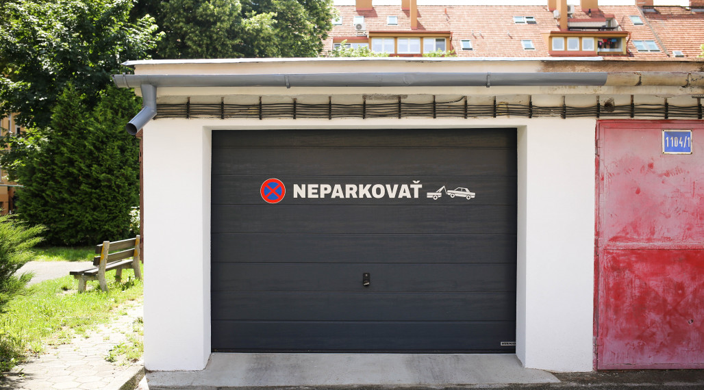 PREDANĚ - Letná ulica vo dvore Malej Prahy 2
