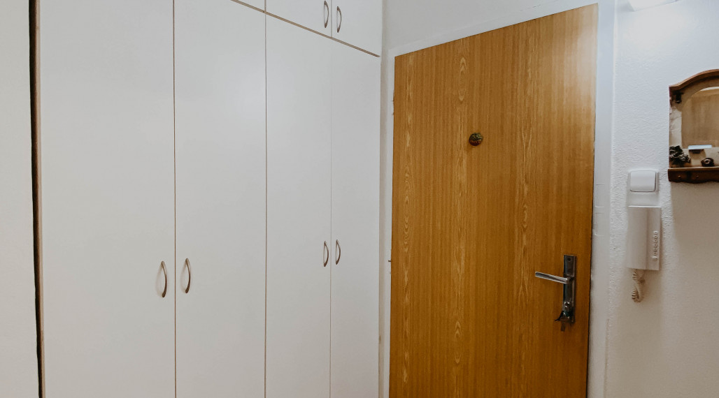 REZERVOVANÉ - PREDÁM 2i byt po komplet. rek. Sofijská 24